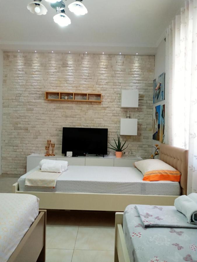Unejs Apartment Berat Buitenkant foto