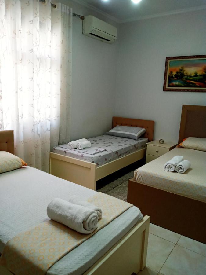 Unejs Apartment Berat Buitenkant foto