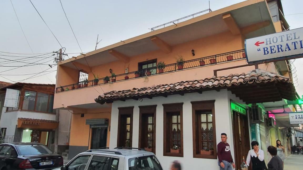 Unejs Apartment Berat Buitenkant foto
