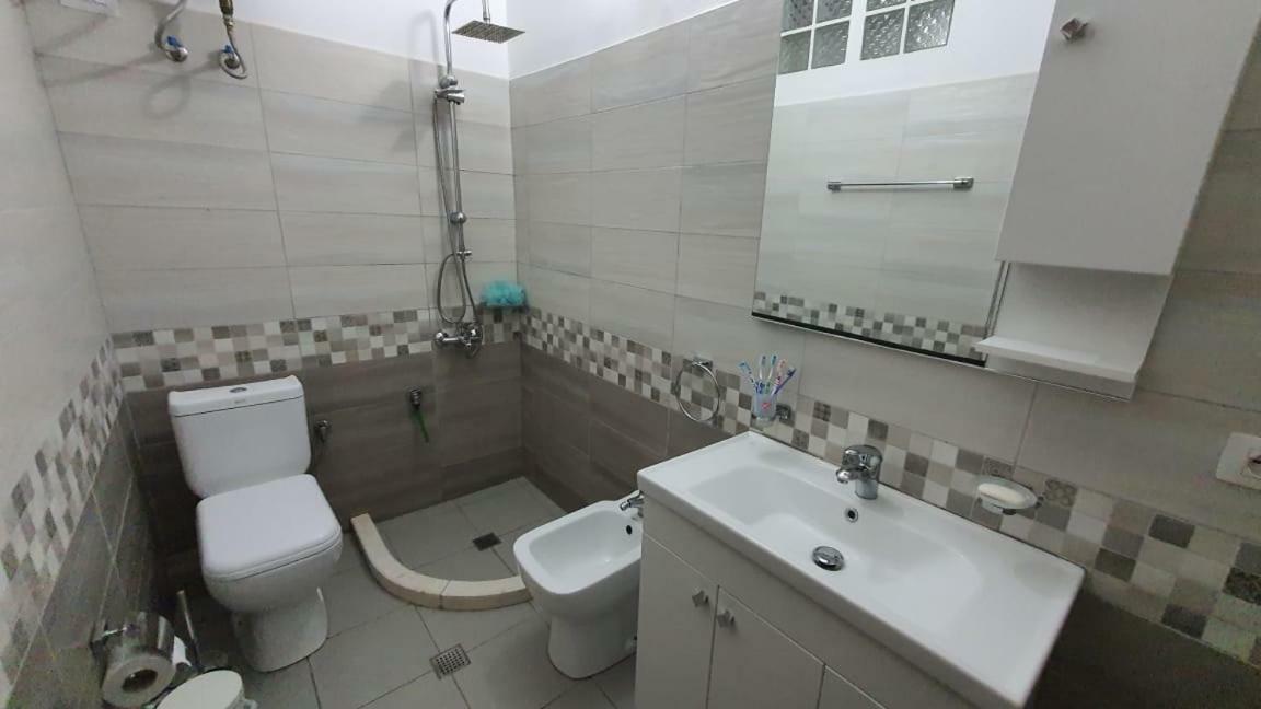 Unejs Apartment Berat Buitenkant foto