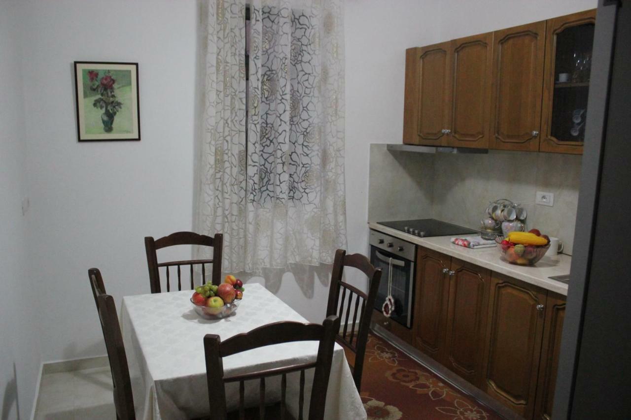 Unejs Apartment Berat Buitenkant foto