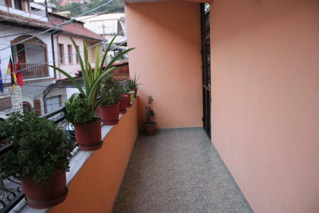 Unejs Apartment Berat Buitenkant foto